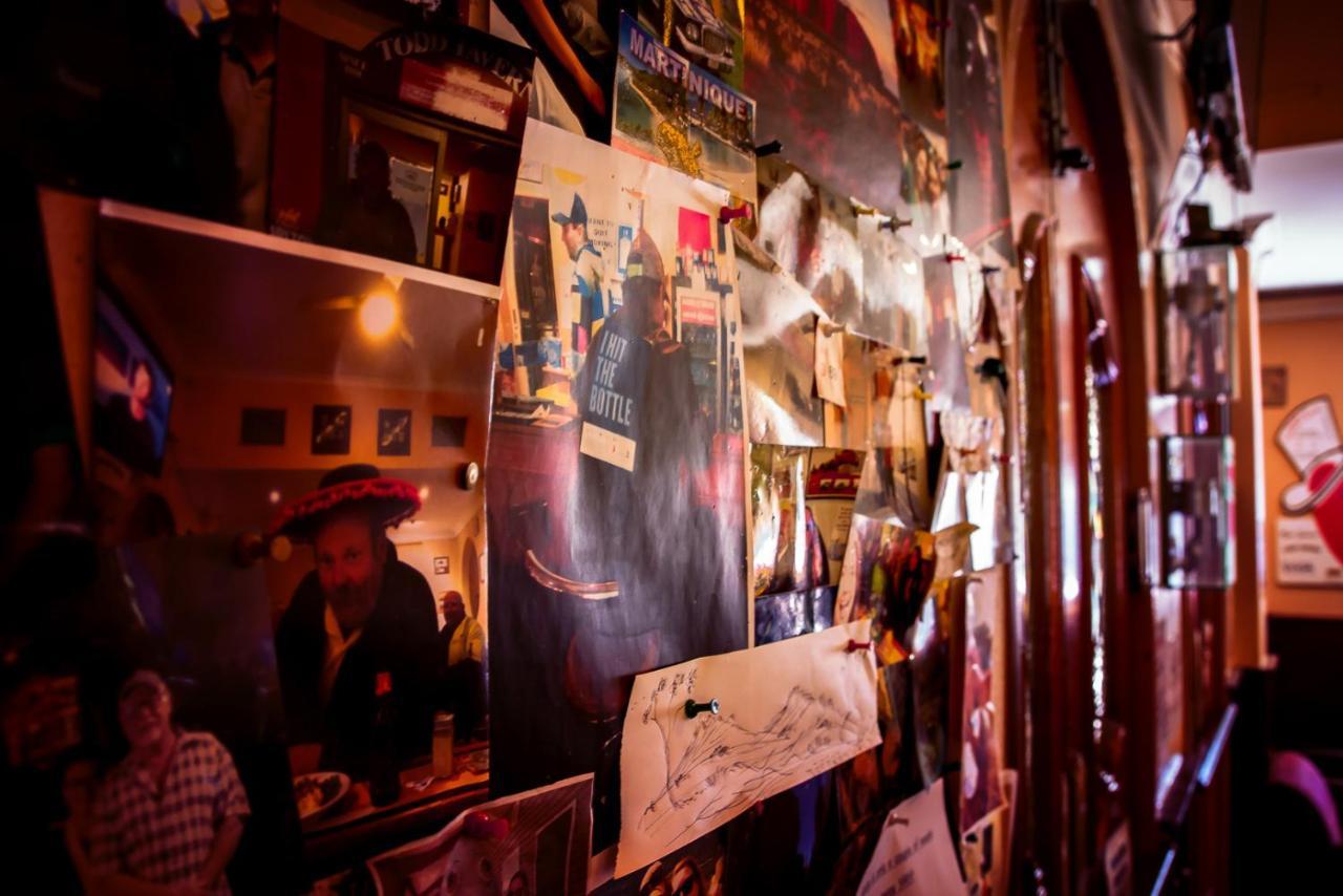نزل ينابيع أليسفي Todd Tavern المظهر الخارجي الصورة